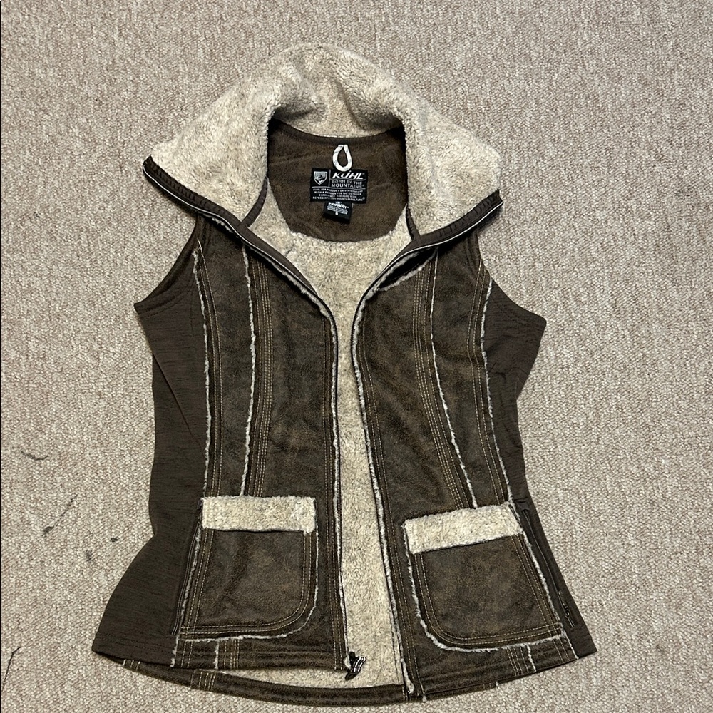 Kuhl women’s lined vest size small brown